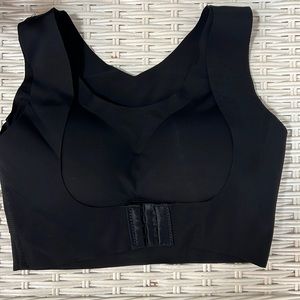 Super comfortable…nice fitting front closure bras~medium~New~without tags.
